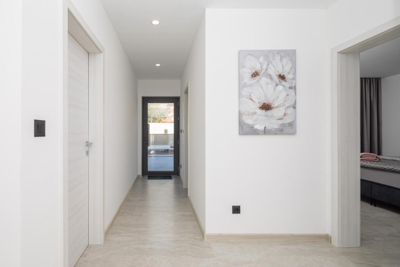 Luxury Apartment Lorena - Private Heated Pool - Jesenice  Exterior photo